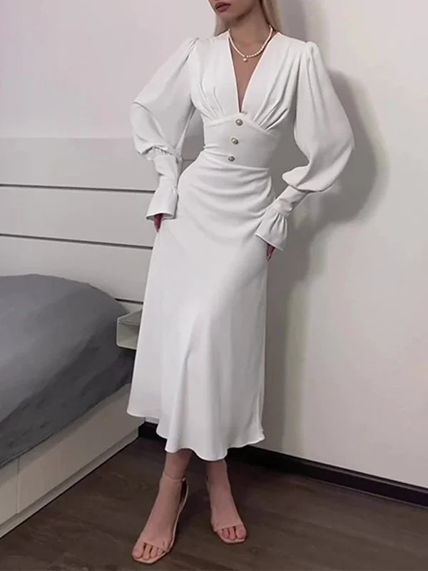 Schlankes, sexy Kleid mit V-Ausschnitt