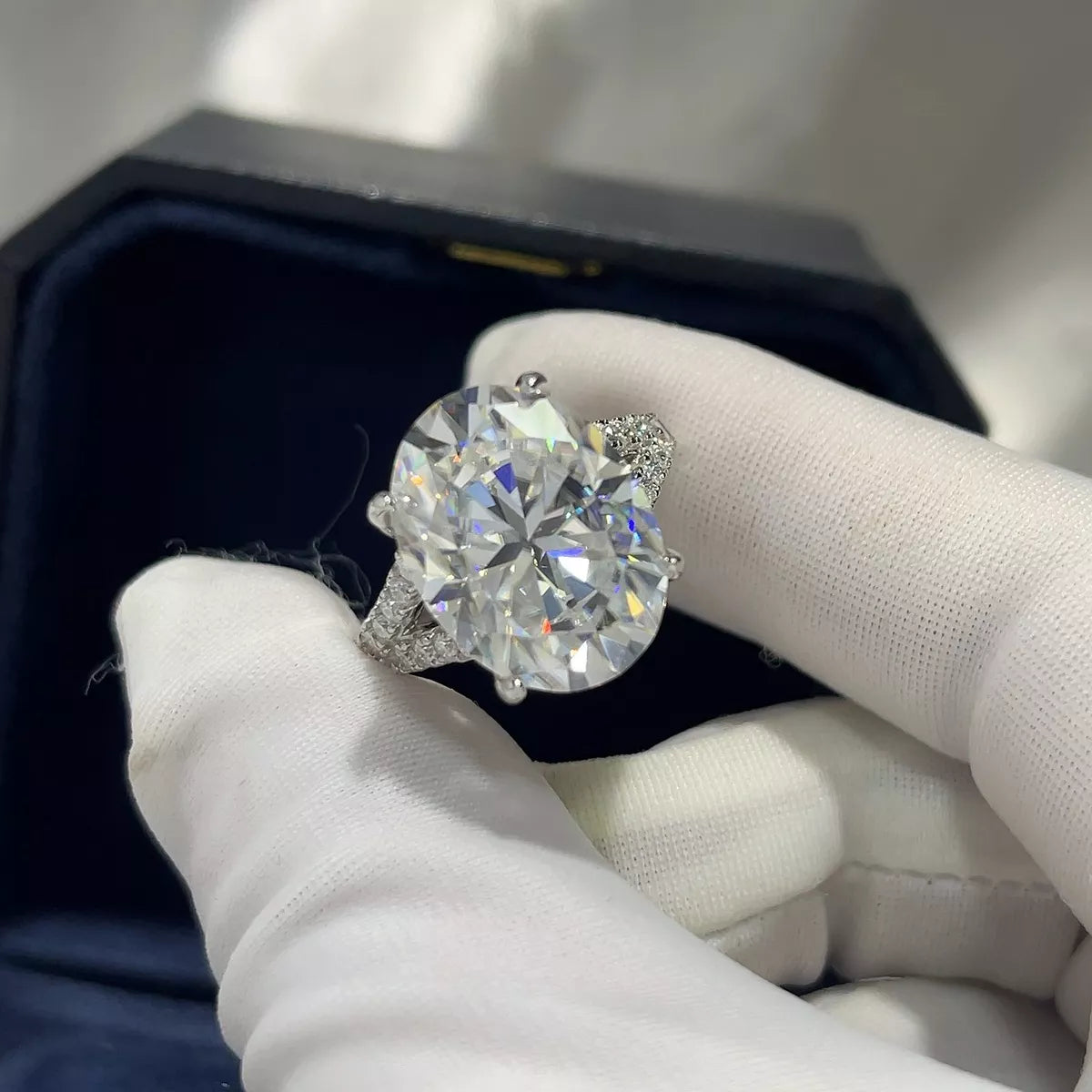10 Moissanite 925 Sterling Silver Ring