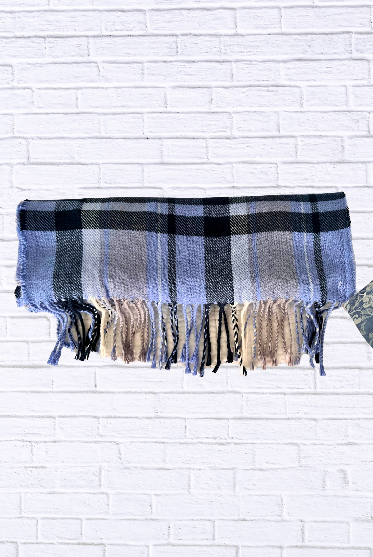 Chic Plaid Scarf – Cozy, Trendy, and Timeless Style