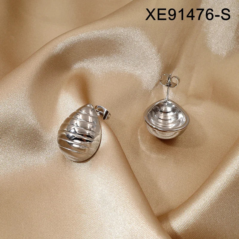 Minimalist Wavy Heart-Shaped Stud Earring Waterproof