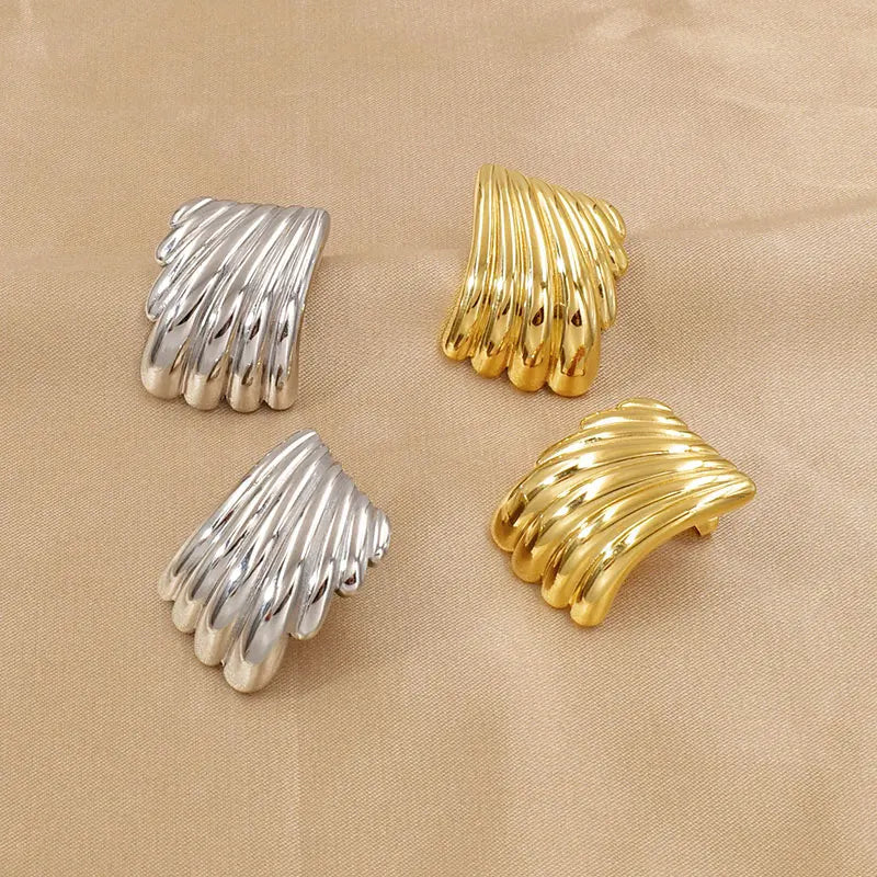 Minimalist Wavy Heart-Shaped Stud Earring Waterproof