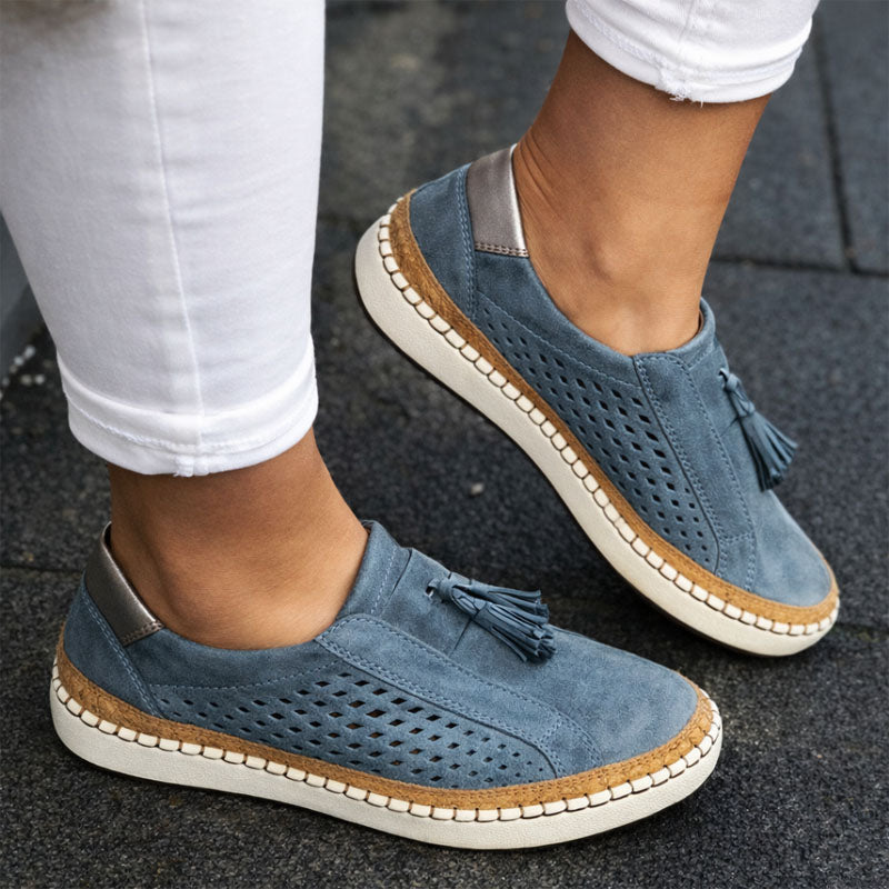 Sofia Amoretti Suede Shoes with Tassel Detail