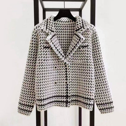 Women’s Cropped Buttoned Jacket with Houndstooth Pattern