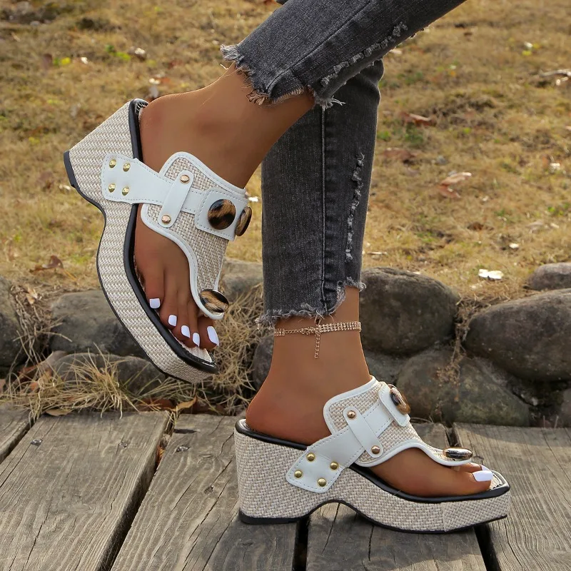 Women’s Woven Platform Sandals with Decorative Buckles