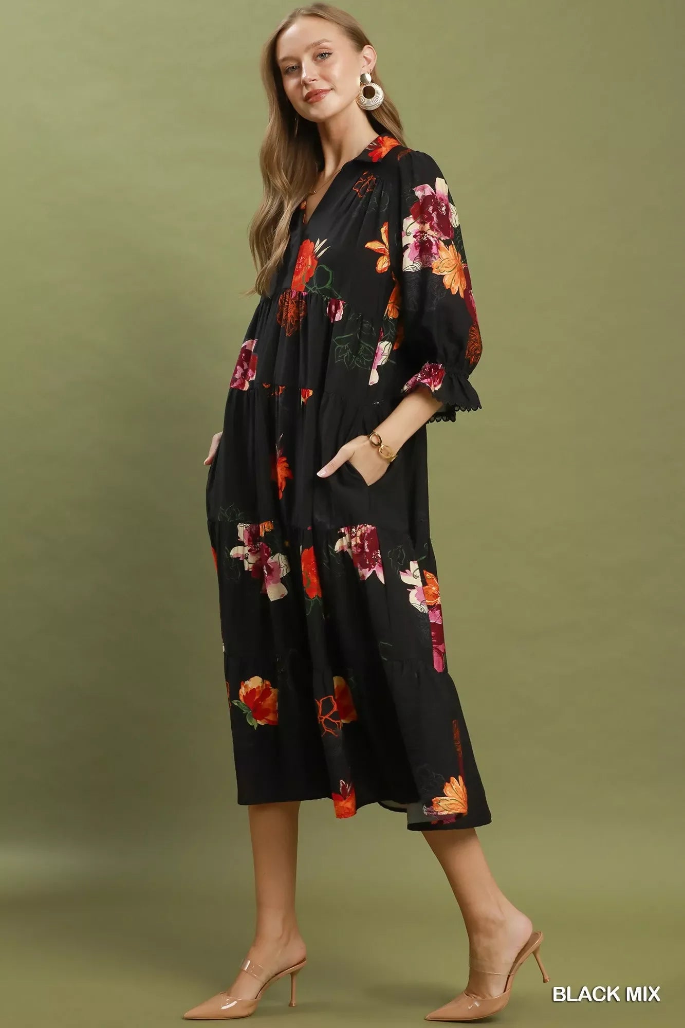 Umgee Midikleid mit Blumenmuster, Stufenrock und Puffärmeln