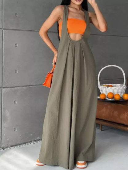 Plissiertes Latzkleid mit Taschen