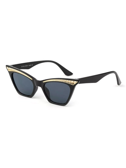 Chic Cat-Eye Sunglasses with Embellished Temple