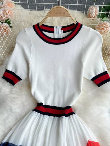 Elegant Color Block Pleated Midi Dress