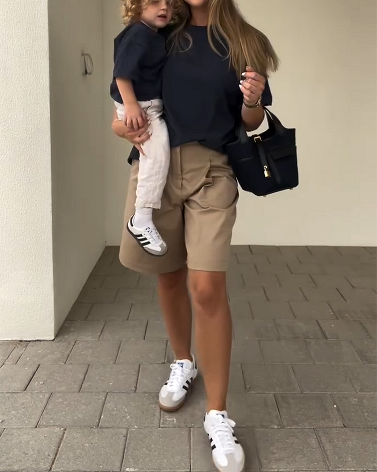 Ensemble deux pièces haut à manches courtes et short en coton à col ras du cou