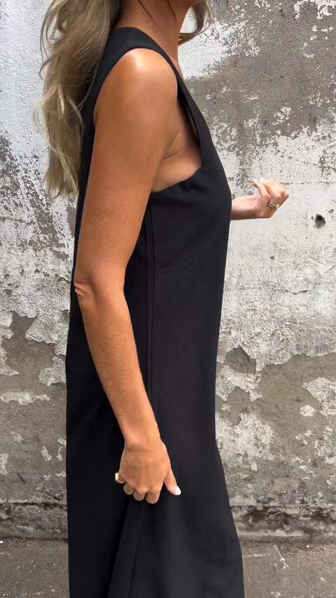 Robe unie à col carré irrégulier