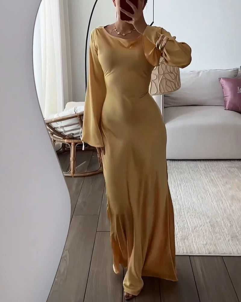 Robe de soirée élégante et dorée à taille cintrée 