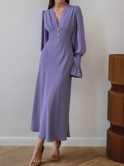 Schlankes, sexy Kleid mit V-Ausschnitt