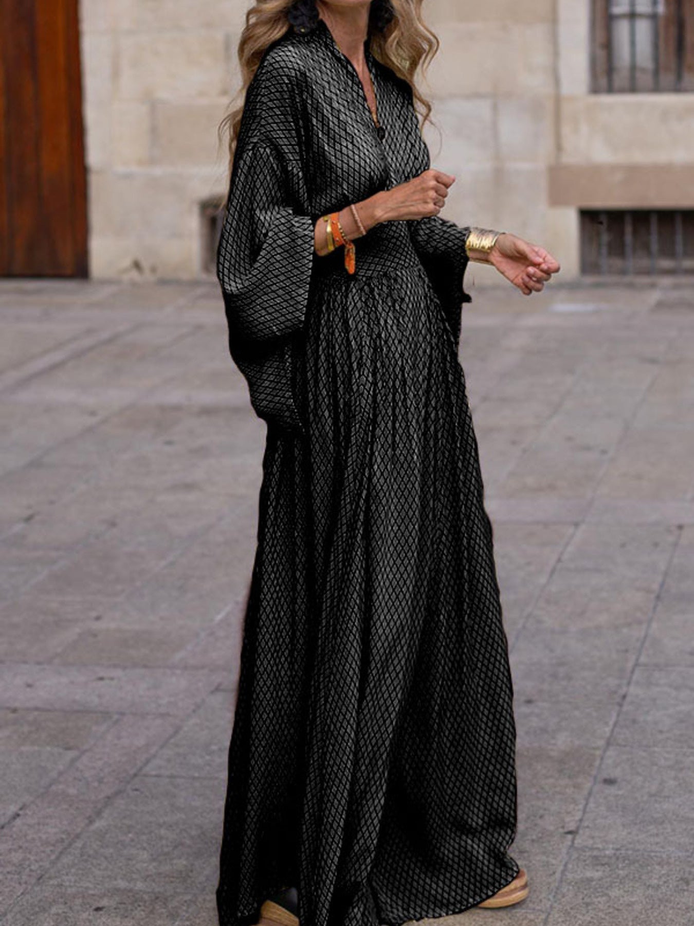 Elegant V-Neck Maxi Dress with Flowy Sleeves