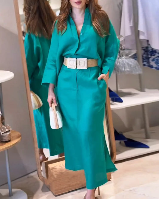 Lockeres, einfarbiges Kleid mit Revers